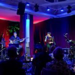 Torhauskonzert „Tribute to Joni Mitchell“ von Evelyn Gramel und Band