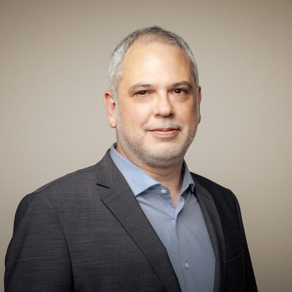 Das ist dass Porträtfoto von Dr. Anas Nasref