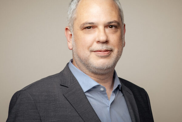 Das ist dass Porträtfoto von Dr. Anas Nasref